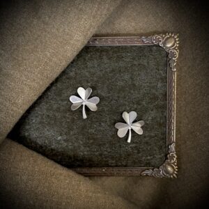 Kõrvarõngad ‘Ristikud’ suurus S, valge