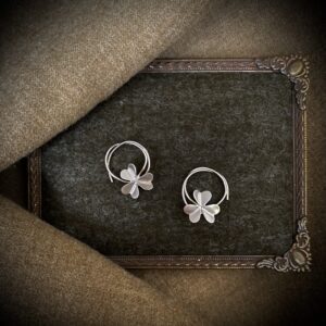 Kõrvarõngad 'Ristik' sõlmes