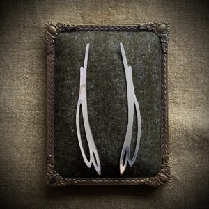 Kõrvarõngad ‘Sirgeldused’ pikad hõbedast