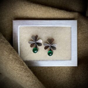 Kõrvarõngad ‘Ristik’ metsarohelise kiviga XS