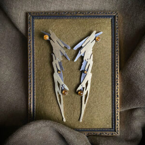 Kõrvarõnagad sarjast ‘Sirgeldused’ naturaalsete tsitriinidega